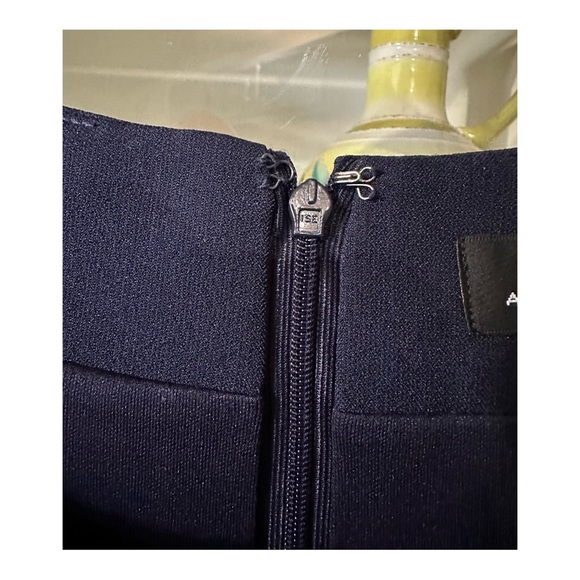 Tahari by ASL Casual Dress -
Sheath Scoop Neck Short sleeve... - Picture 6 of 7